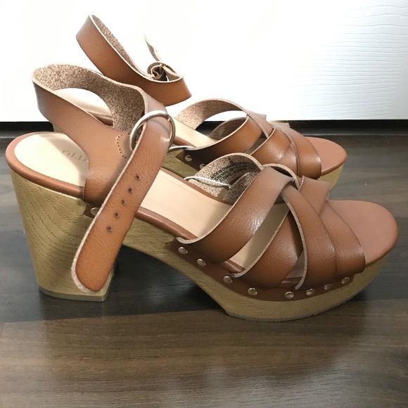 NWT Old Navy Women's Platform Faux Leather Clog Sandals Size 8 Cognac Brown - Picture 1 of 11